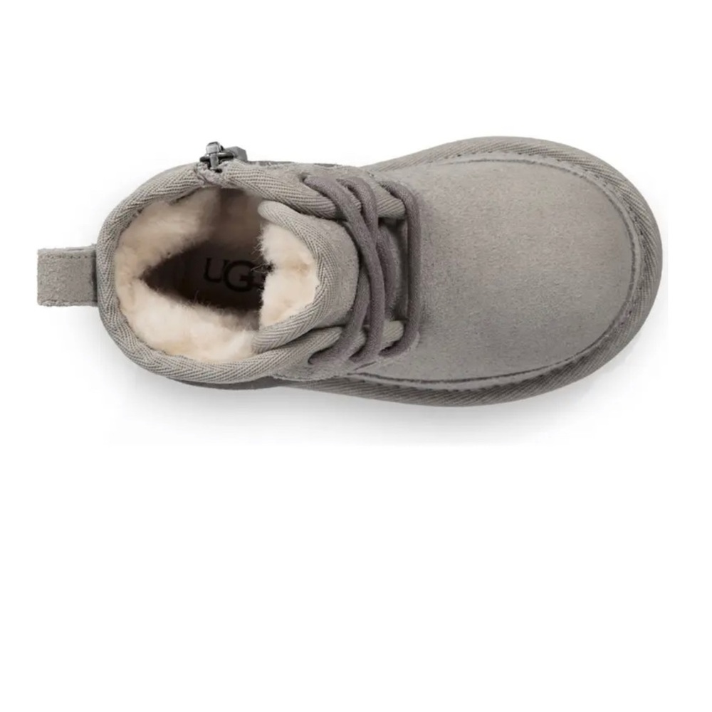 UGGS - Picture 2 of 16